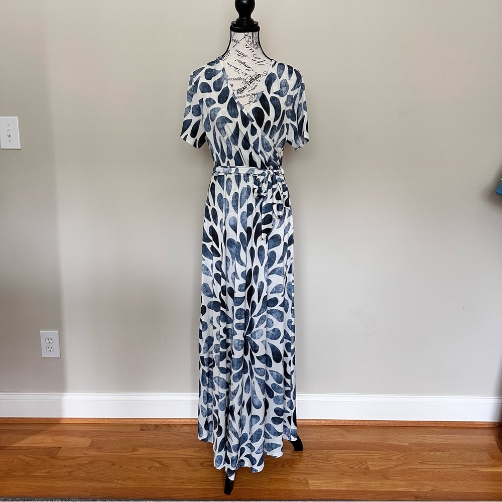 Lily Navy and White Leaf Print Maxi Dress
